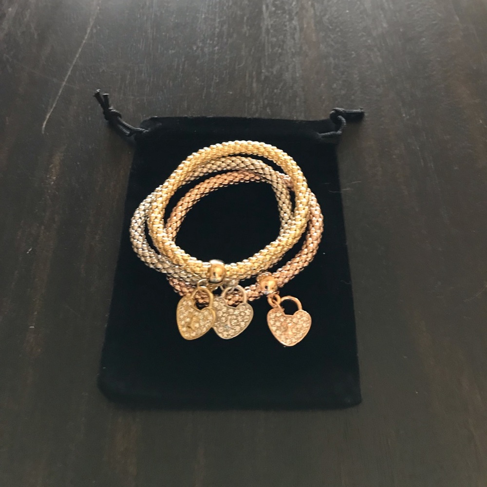 NEW Heart Bracelet Set